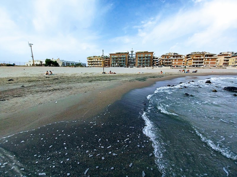 Spiaggia libera Grigia - Spiaggia libera Grigia, Lungomare Duca degli Abruzzi, 74, 00121 Lido di Ostia RM, Italy