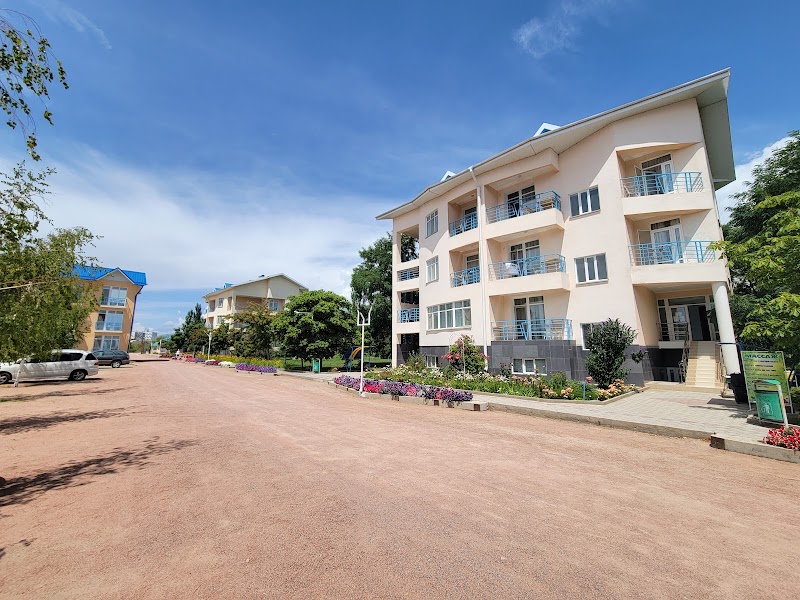 Hotel "Tri Korony"