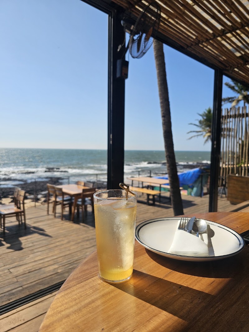 Slow Tide - Slow Tide Dmello Vaddo, Anjuna, Goa 403509, India