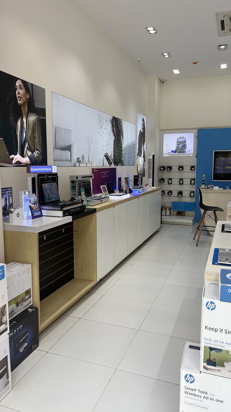HP World - Good Earth City Center Mall - HP World - Good Earth City Center Mall Unit No 23, GF, Good Earth City Centre, S City Rd, near Park Hospital, Malibu Towne, Pocket H, Nirvana, Sector 50, Gurugram, Haryana 122018, India