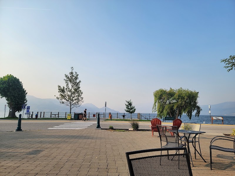 Splash Water Parks Peachland – Wibit Inflatable Park - Splash Water Parks Peachland – Wibit Inflatable Park Beach Ave, Peachland, BC V0H 1X6, Canada