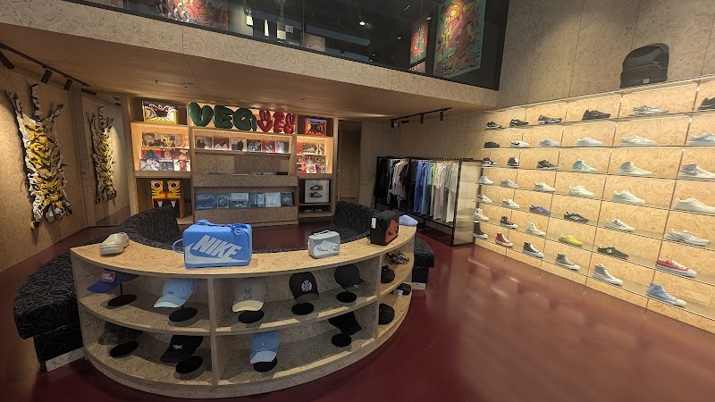 VegNonVeg - VegNonVeg Shop number 8C , Ground Floor, IREO Grand View High Street Mall, Golf Course Ext Rd, Sector 59, Gurugram, Haryana 122098, India