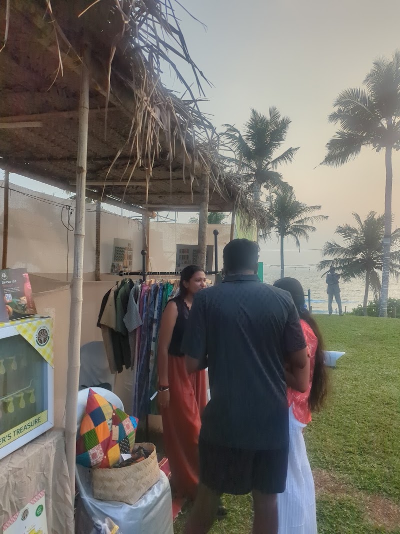 Great Varkala Flea - Great Varkala Flea, Aaliyirakkam, South Cliff, Varkala, Kerala 695141, India
