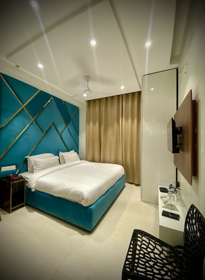Hotel Heritage - Hotel Heritage SCO 32, SILVER CITY, MAIN, AMBALA, HIGHWAY, Zirakpur, Gazipur, Punjab 140603, India