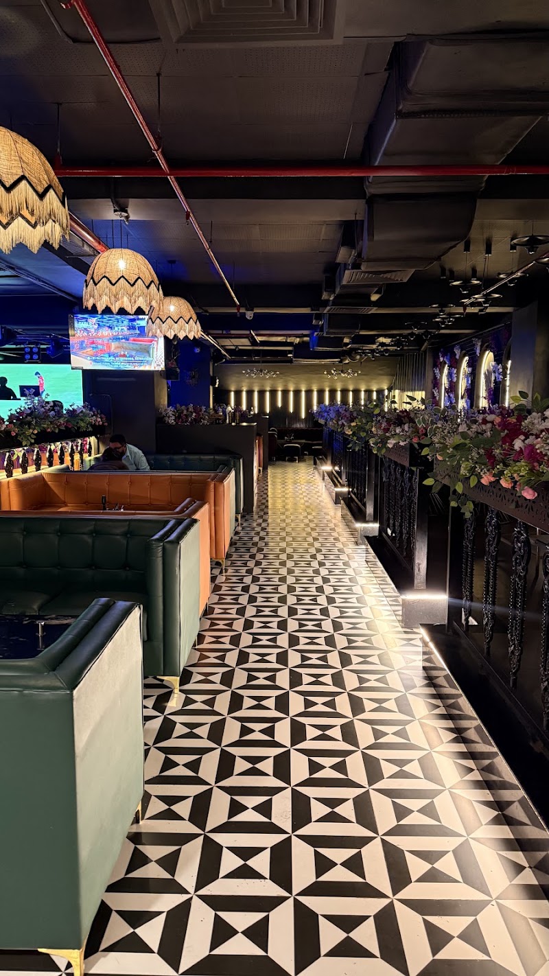 My Table Lounge Prayagraj - My Table Lounge Prayagraj Tulsiani Plaza, 33/25/1 LGF, Grace Edmosnton Road, Civil Lines, Prayagraj, Uttar Pradesh 211001, India