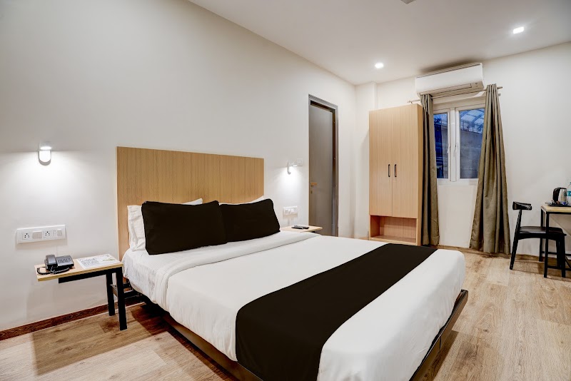 Super Townhouse by OYO Ulsoor Near Halasuru Metro Station - Super Townhouse by OYO Ulsoor Near Halasuru Metro Station, 90, New Municipal.9, Old Madras Road swamy Near Halasuru Metro Station HOTEL, Metro Station, Vivekanada Road, near Halasuru, Halasuru, Dodakattappa, Hotel, Bengaluru, Karnataka 560008, India