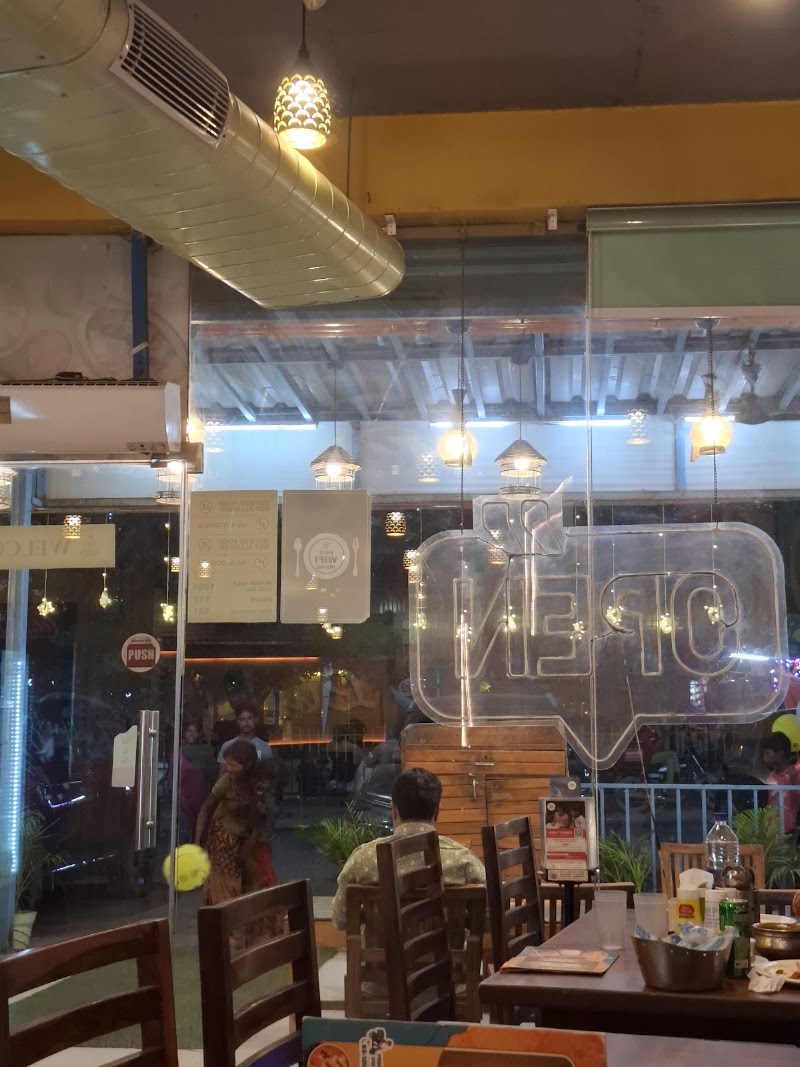 Lucky 9 Family Restaurant - Lucky 9 Family Restaurant Badshahpur Sohna Rd, near Omaxe City Mall, Block S, Uppal Southend, Sector 49, Gurugram, Haryana 122018, India