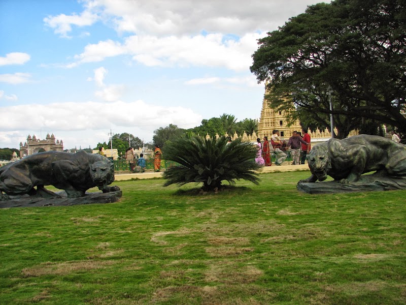 Freedom Fighter's Park - Freedom Fighter's Park, 8J3W+4CW, Chamaraja Double Road, Subbarayanakere, Chamrajpura, Mysuru, Karnataka 570004, India
