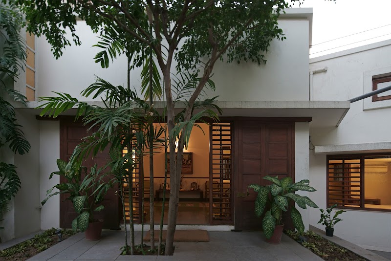 UTELIAA HOMESTAY & HOTEL - Cozy Heritage Stay in Ahmedabad- - UTELIAA HOMESTAY & HOTEL - Cozy Heritage Stay in Ahmedabad-, Bungalow No. 9, Gandhi Bagh Society, Law Garden, Ellisbridge, Ahmedabad, Gujarat 380006, India