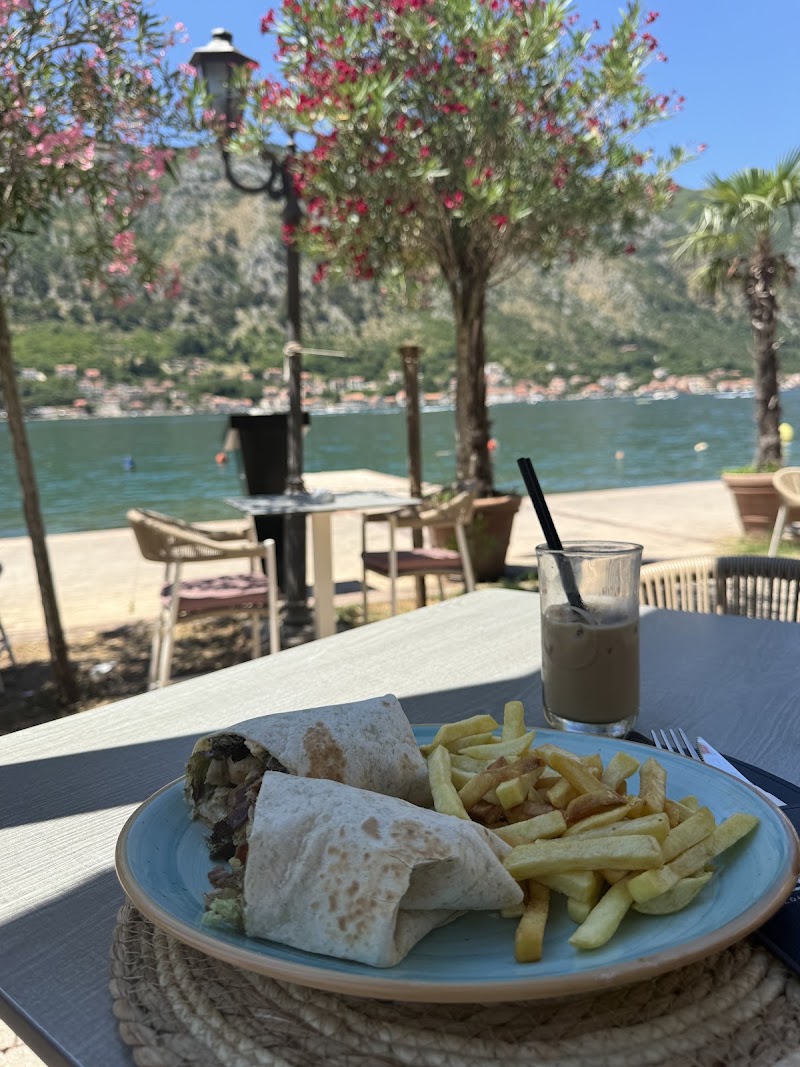 Apartment Point of View - Apartment Point of View, Zlatne njive bb, Dobrota 85330, Montenegro
