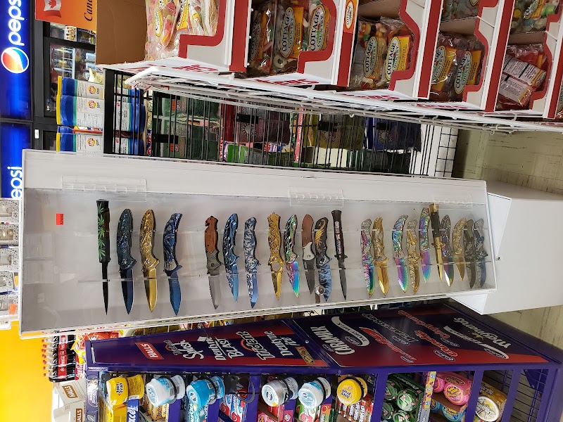 Lucky 7 Variety - Lucky 7 Variety, 393 McNaughton Ave W, Chatham-Kent, ON N7L 4K4, Canada