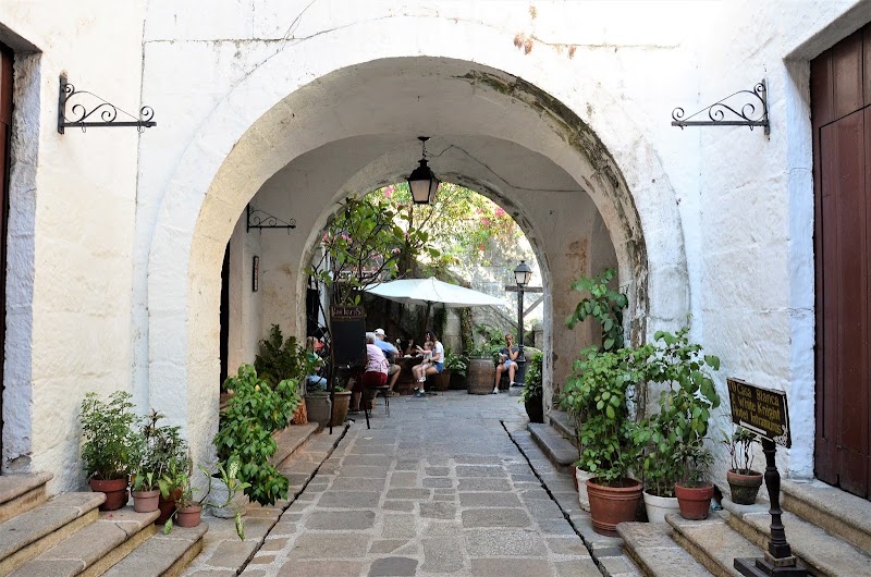 Casa Manila Patio - Casa Manila Patio, HXQG+Q4M, Real St, Intramuros, Manila, 1002 Metro Manila, Philippines