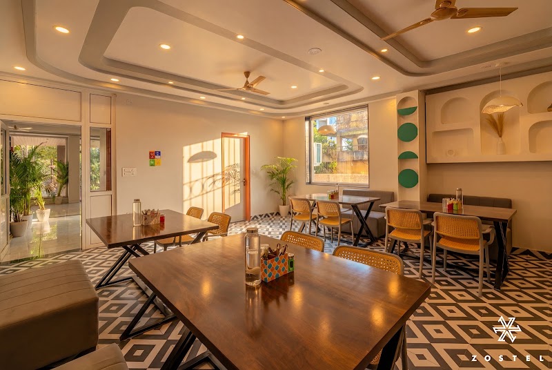 Zostel Jaipur (MI Road) - Zostel Jaipur (MI Road), Park House Scheme, 2B, Mirza Ismail Rd, Sindhi Camp, Jaipur, Rajasthan 302001, India