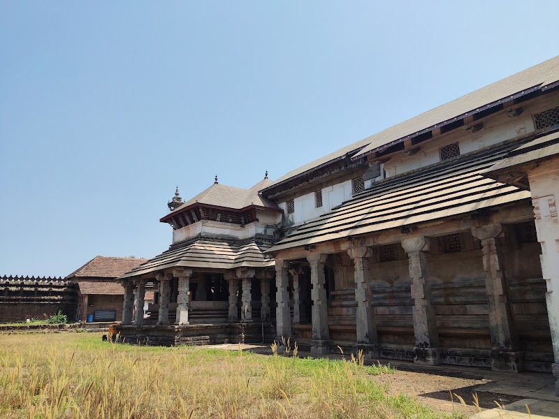 Ancient Shri Saavira Kambada Chandranatha Swamy Basadi - Ancient Shri Saavira Kambada Chandranatha Swamy Basadi, 8PVH+382, Ambalpadi, Moodbidri, Ambalapadi, Karnataka 574227, India