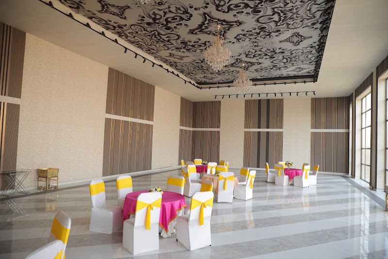 Grand Mantram Resort - Grand Mantram Resort, C4GR+8J5 golden tulip suites, 33 Feet Rd, Baliawas, Gurugram, Bandhwari, Haryana 122003, India