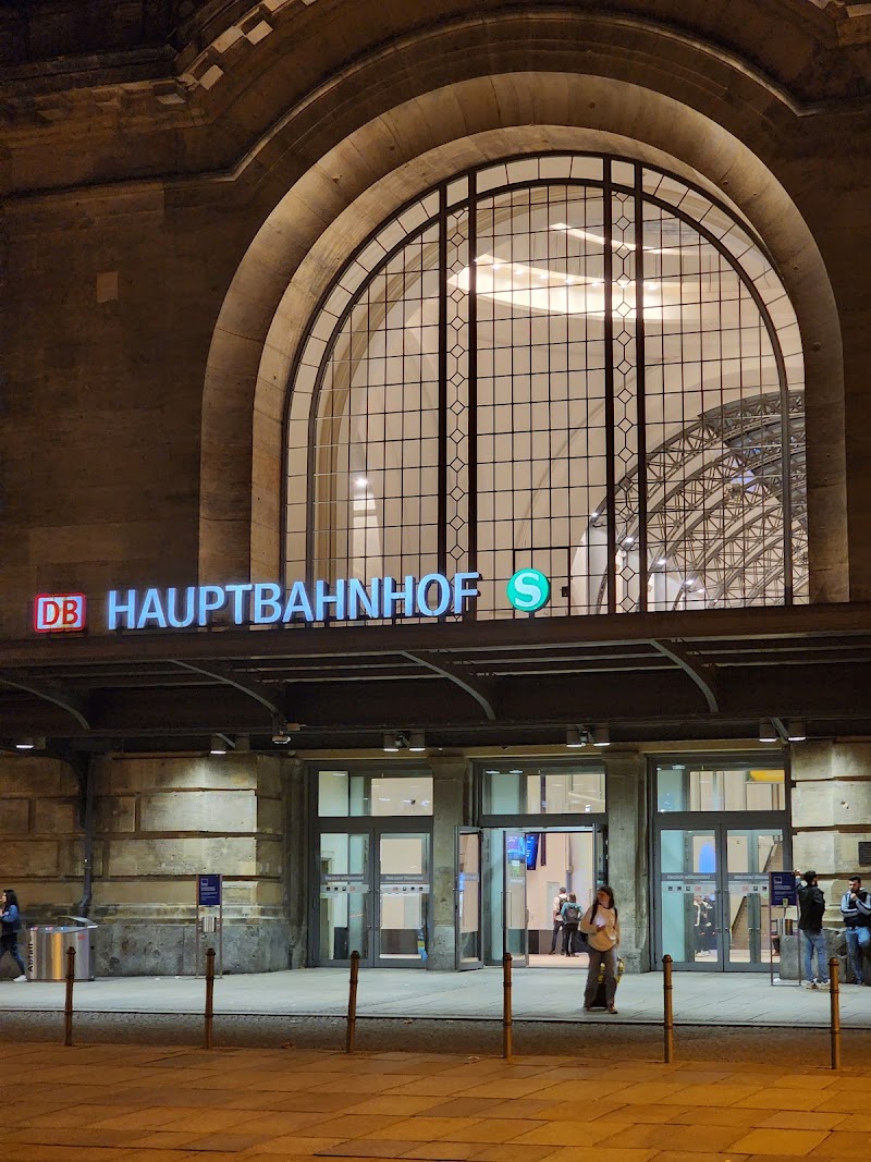Hauptbahnhof - Hauptbahnhof 01069 Dresden, Germany