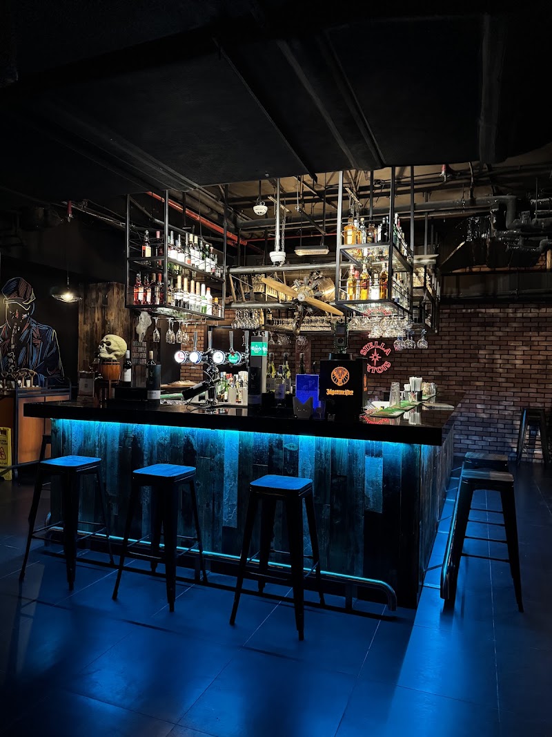 Lilly's Bar & Restaurant Business Bay - Lilly's Bar & Restaurant Business Bay Canal Central Hotel - Business Bay - Dubai - United Arab Emirates