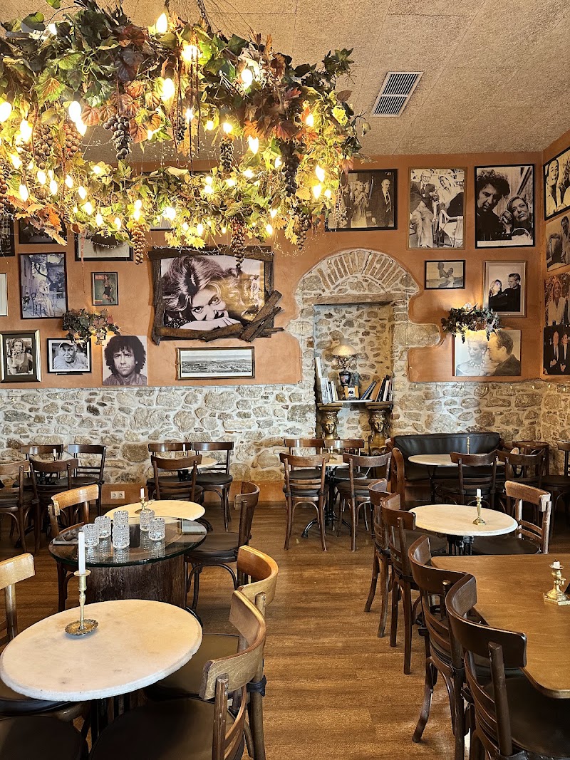 Melina Mercouri Café - Melina Mercouri Café Lisiou 22, Athina 105 56, Greece