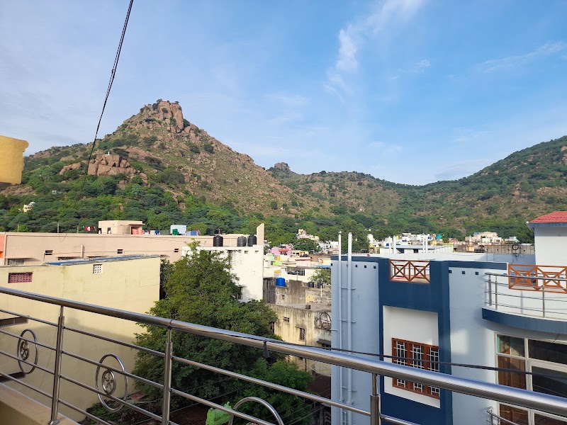 SRI MAHALAKSHMI RESIDENCY - SRI MAHALAKSHMI RESIDENCY 199, 423, Main Bazaar Rd, near Indira Nursing Home, Thottapalayam, Vellore, Tamil Nadu 632012, India