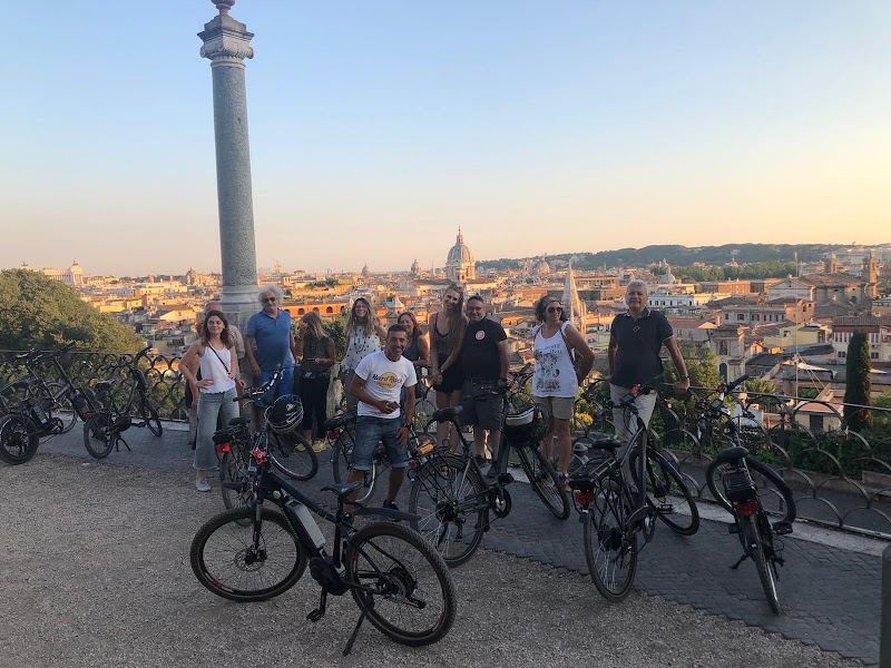 Rome in a Day Tours - Electric Bike and Vespa Excursions - Rome in a Day Tours - Electric Bike and Vespa Excursions, Via dei Cerchi, 59, 00186 Roma RM, Italy