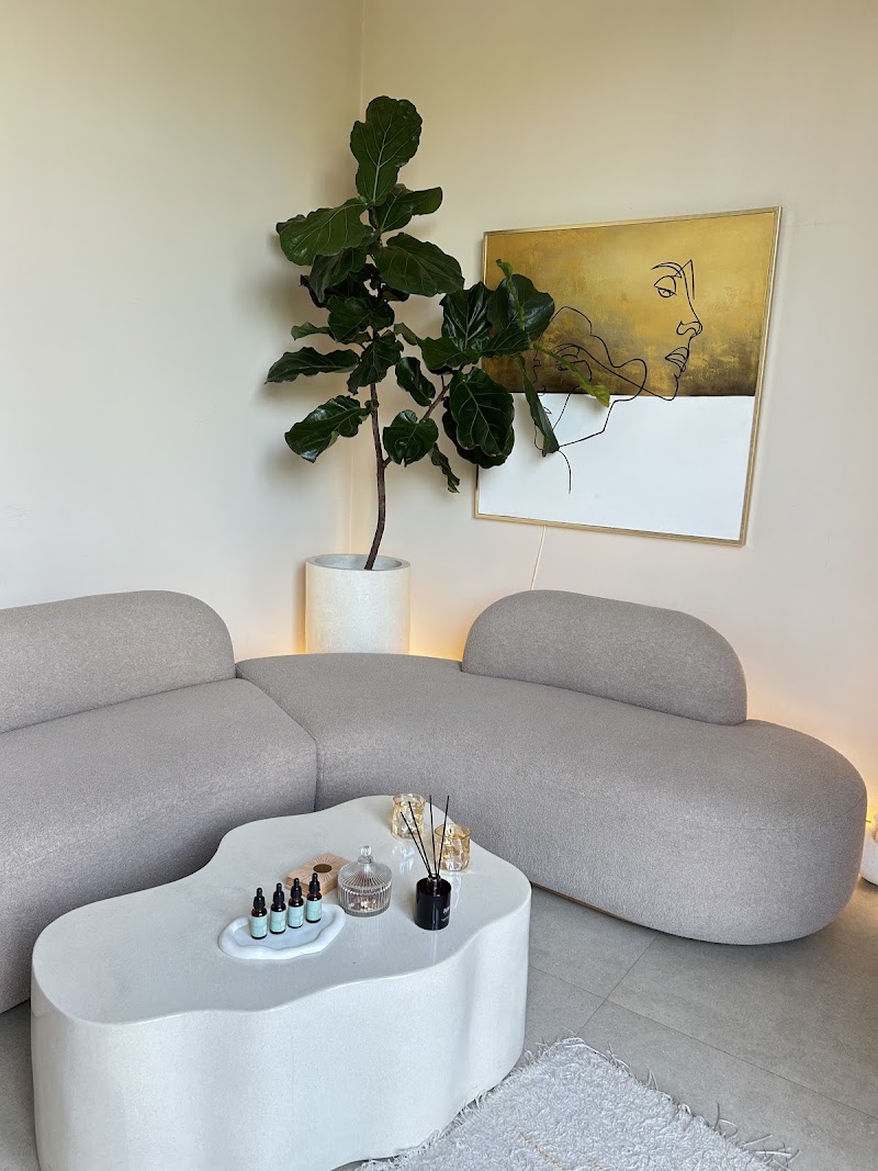 Face Therapy Spa, Pererenan – Massage & Wellness - Face Therapy Spa, Pererenan – Massage & Wellness 84XF+QJP, Jl. Tukad Pingai, Pererenan, Canggu, Kec. Mengwi, Kabupaten Badung, Bali 80351, Indonesia