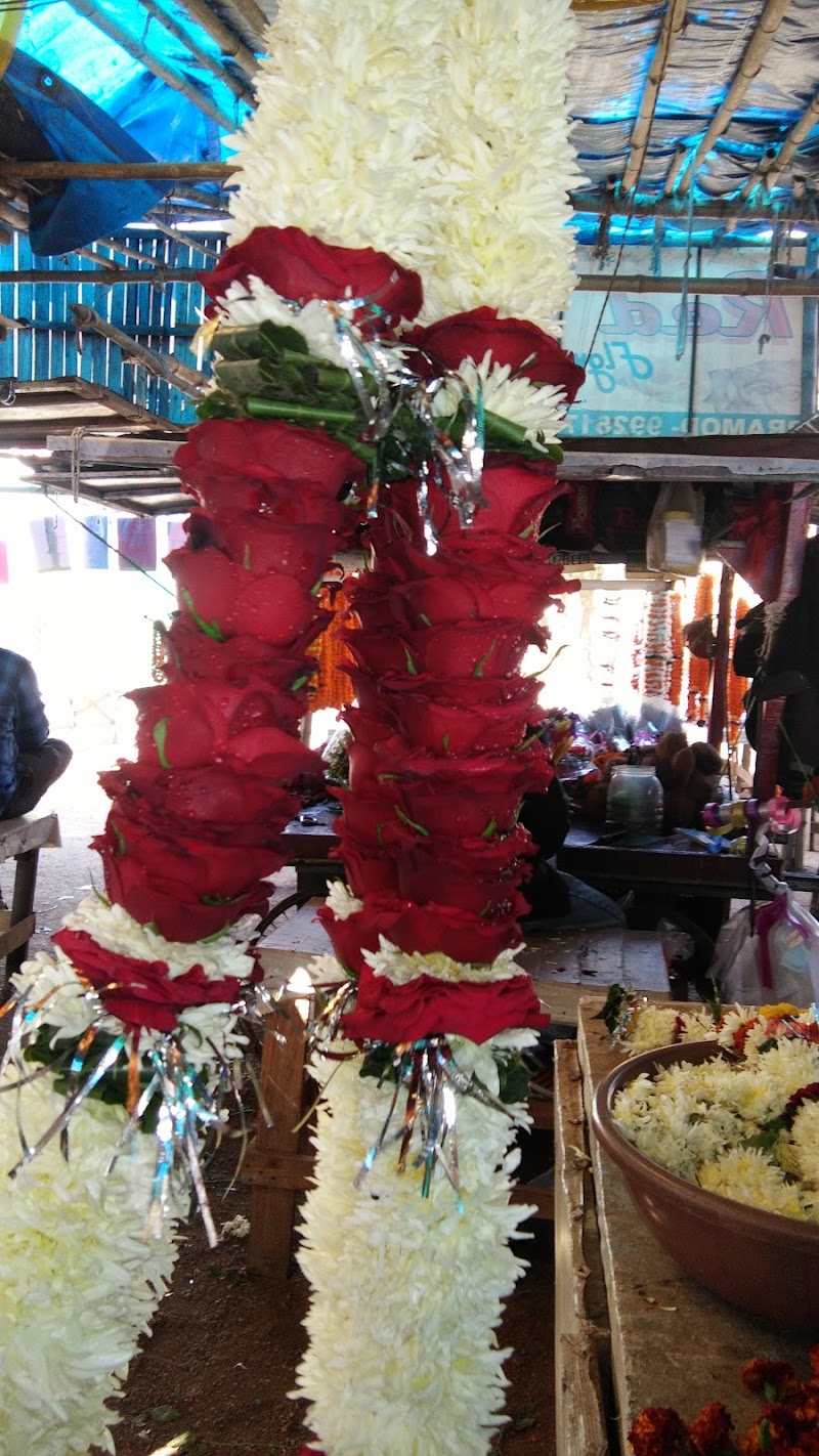 Red rose flower decoration - Red rose flower decoration, Sai mandir road sector 6, Sector 6, Bhilai, Chhattisgarh 490006, India