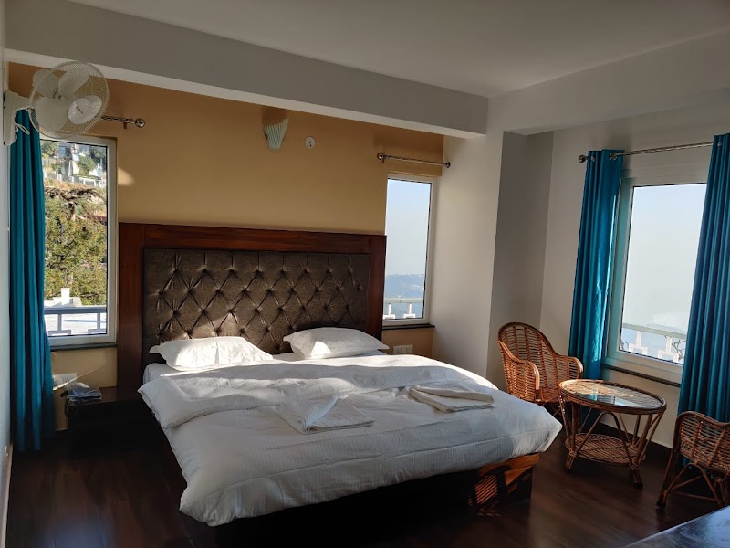Macquary inn, Home stay - Macquary inn, Home stay NEAR HAMPTON COURT SCHOOL, below ropeway, Jhula Ghar, The Mall Road, Mussoorie, Uttarakhand 248179, India