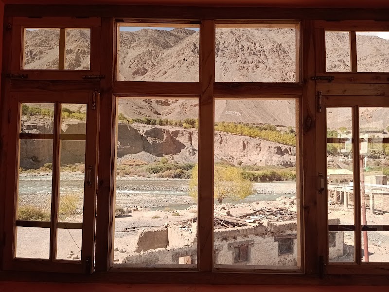 Pangon Hotal& Restarenet - Pangon Hotal& Restarenet, RRH7+WXP, Upshi, 194201