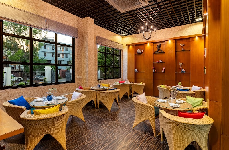 Hotel Golden Tulip - Hotel Golden Tulip, HMWV+WMM, 63rd Avenue, near Sukhadia Circle, Sardarpura, Panchwati, Udaipur, Rajasthan 313004, India