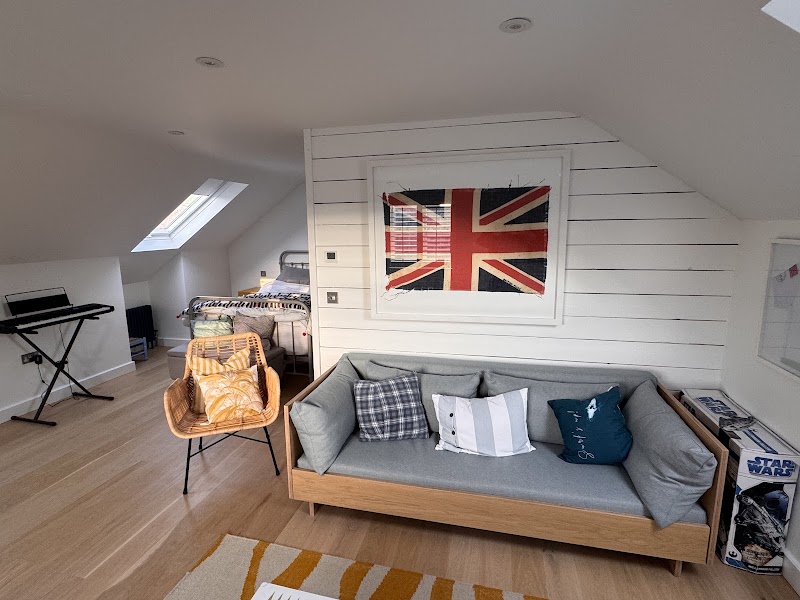SLOWE Living - SLOWE Living 12-18 Hoxton St, London N1 6NG, UK