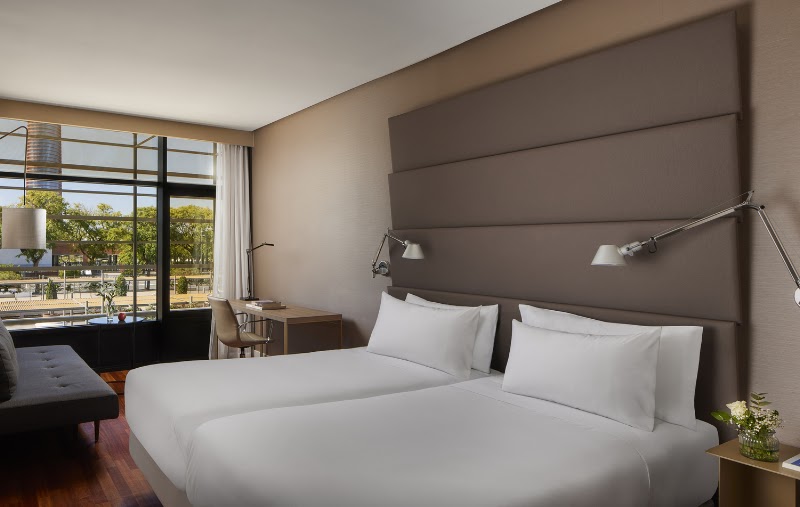 Hotel NH Sevilla Plaza de Armas - Hotel NH Sevilla Plaza de Armas C. Marqués de Paradas, 13, Casco Antiguo, 41001 Sevilla, Spain