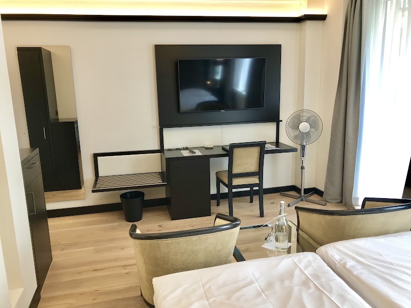 Hotel Alpina - Hotel Alpina Frankenstrasse 6, 6003 Luzern, Switzerland