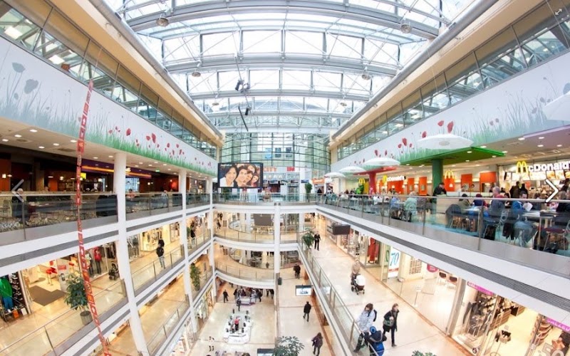 OC Flora - OC Flora, Vinohradská 2828/151, 130 00 Praha 3-Žižkov, Czechia