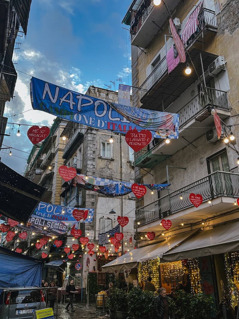 SpaccaNapoli - SpaccaNapoli, Via Duomo, 80138 Napoli NA, Italy