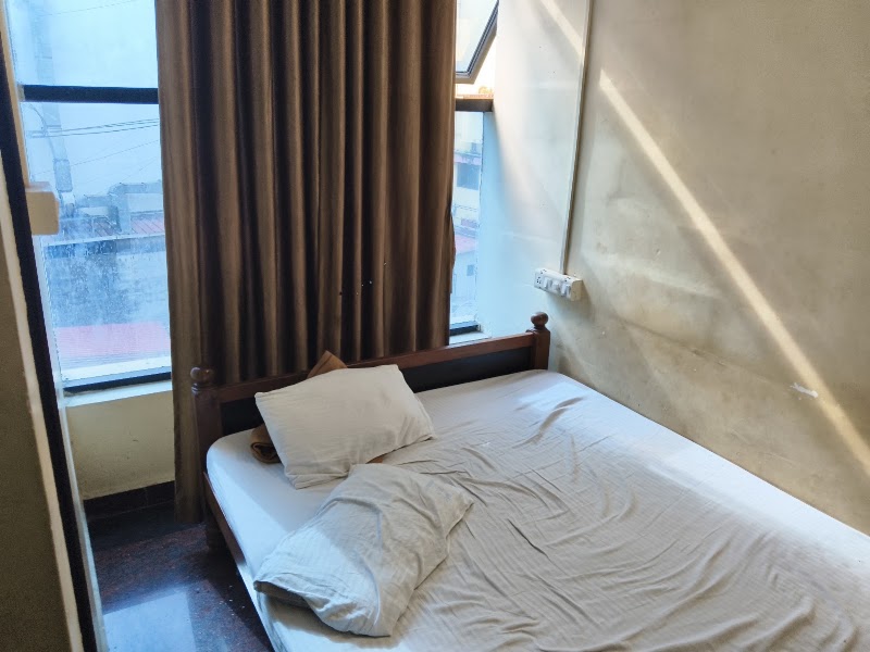 V K RESIDENCY - V K RESIDENCY 15 KSRTC NURM BUS STAND COMMERCIAL COMPLEX, near CITY BUS STAND, Thenkpete, Maruthi Veethika, Udupi, Karnataka 576101, India