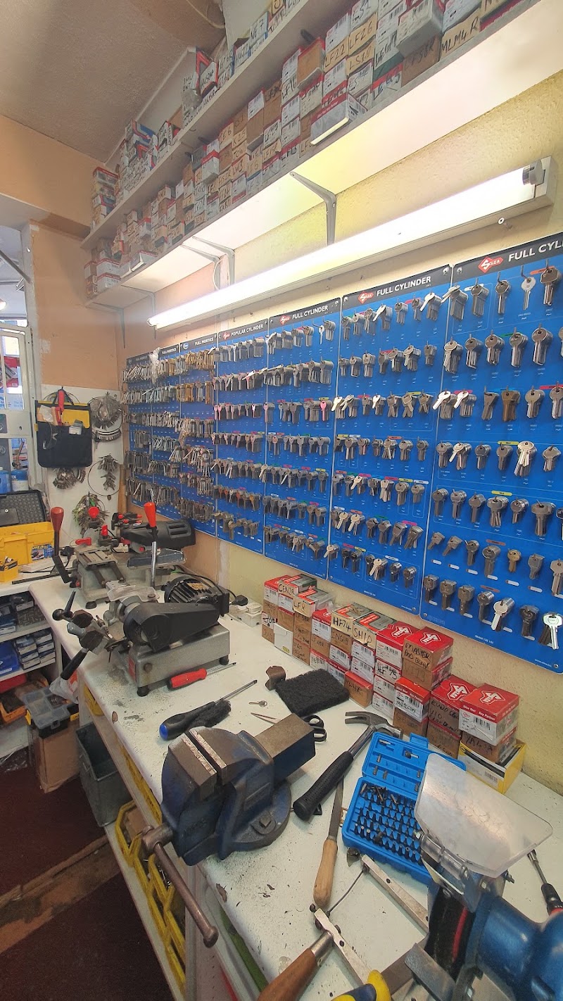 Barrys Locks Ltd - Barrys Locks Ltd, 174 Southgate Rd, London N1 3HX, UK
