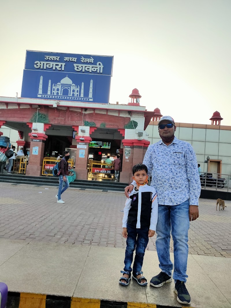 Agra Cantt. Lobby - Agra Cantt. Lobby, Agra Cantt, Idgah Colony, Agra, Uttar Pradesh 282001, India