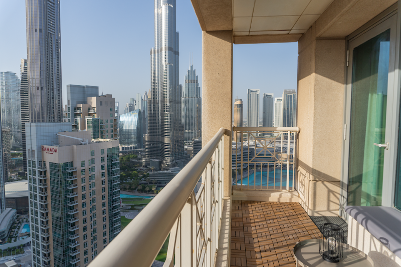 Downtown Airbnb | Burj Khalifa Views | Luxury Amenities