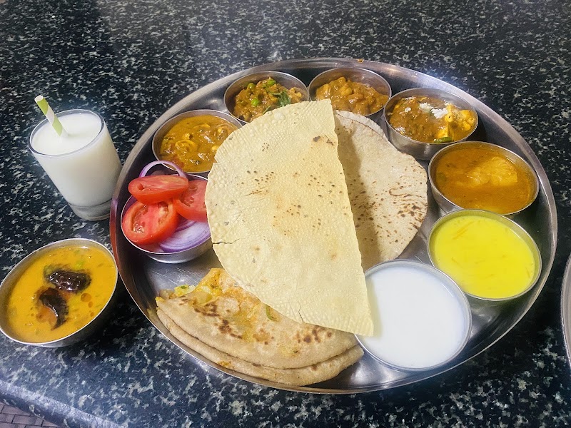 Mahaveer veg restaurant - Mahaveer veg restaurant Five light circle, near ksrtc bus station, Earangere, Mandi Mohalla, Mysuru, Karnataka 570001, India