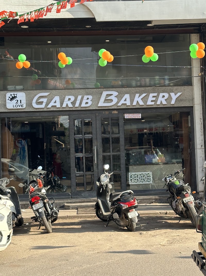 Garib Bakery - Garib Bakery Agarwal Chat Corner Road, IInd B Road, 72H5+JCQ, Gandhi Maidan, Sardarpura, Jodhpur, Rajasthan 342003, India