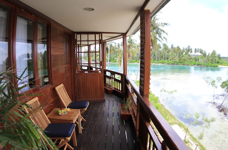 Macaronis Mentawai Surf Resort - Macaronis Mentawai Surf Resort, Silabu, Pagai Utara, Mentawai Islands Regency, West Sumatra 25391, Indonesia