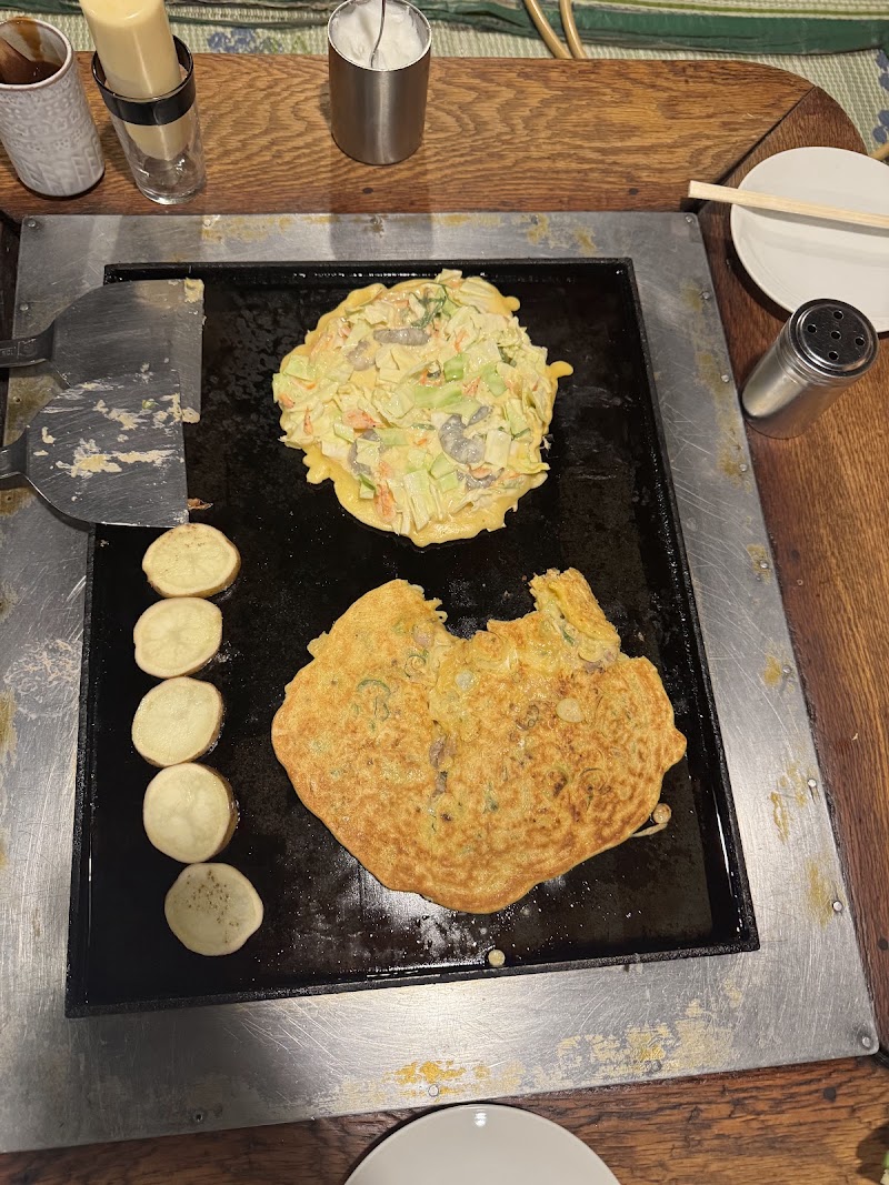 Sometarō Okonomiyaki restaurant - Sometarō Okonomiyaki restaurant 2-chōme-2-2 Nishiasakusa, Taito City, Tokyo 111-0035, Japan