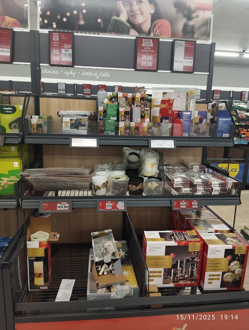 Lidl - Lidl Slánská 1699/1a, 163 00 Praha 17, Czechia