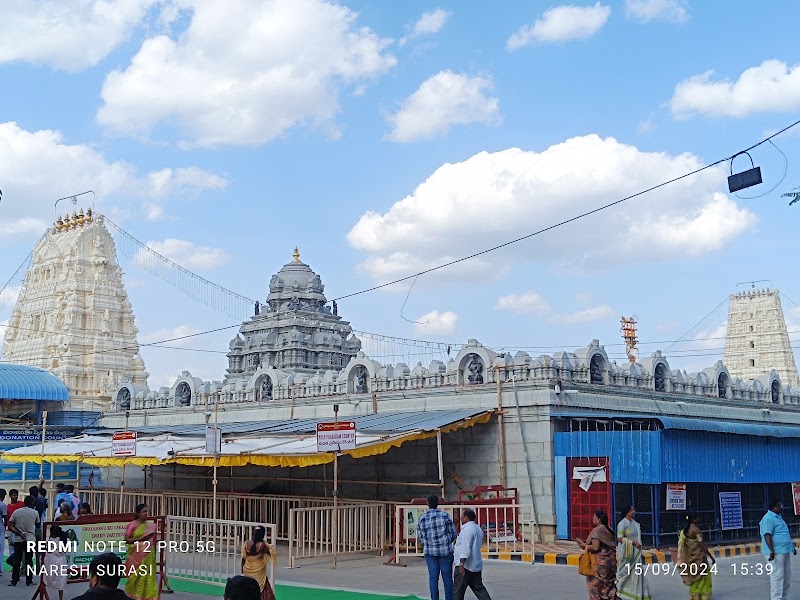 Kanipakam Temple Kalyana Mandapam - Kanipakam Temple Kalyana Mandapam, 72GM+QMG, Kanipakam, Andhra Pradesh 517131, India