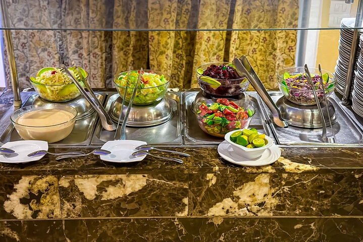 nile cruise cairo dinner - nile cruise cairo dinner, اما فندق هيلتون, كورنيش النيل، قسم المعادي، محافظة القاهرة‬ 11728, Egypt