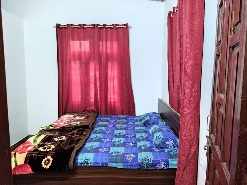 Maa bhagwati home stay kainchi dham - Maa bhagwati home stay kainchi dham Talla, Niglat, Bhowali Range, Uttarakhand 263132, India