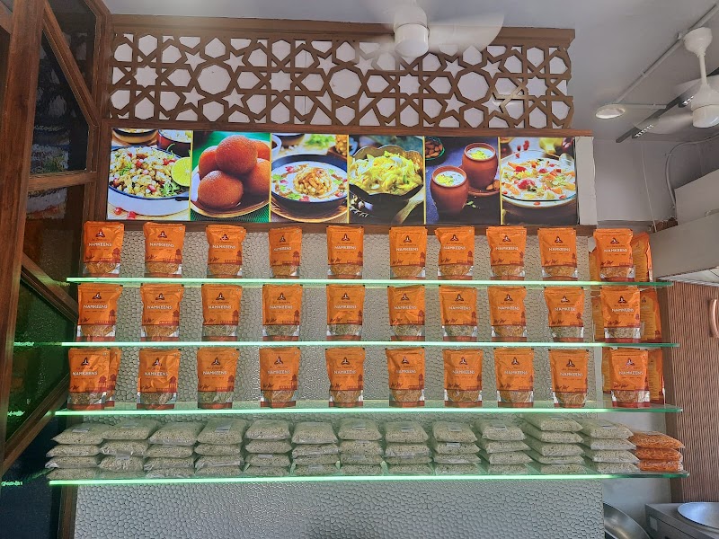 Falahaar & Kota Kachori - Falahaar & Kota Kachori 94, 20, Madhyam Marg, near Meera Marg, Mansarovar Sector 9, Sector 9, Mansarovar, Jaipur, Rajasthan 302020, India