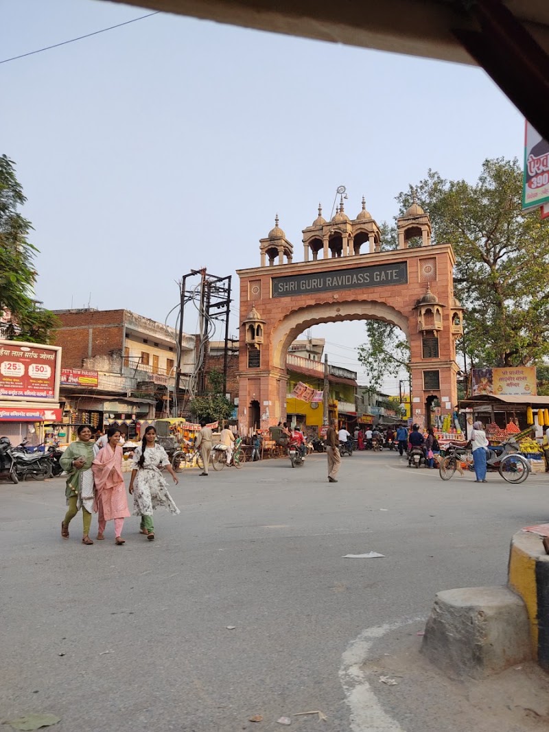 Lanka market - Lanka market, BHU - Lanka Rd, Anandbagh, Lanka, Varanasi, Uttar Pradesh 221005, India