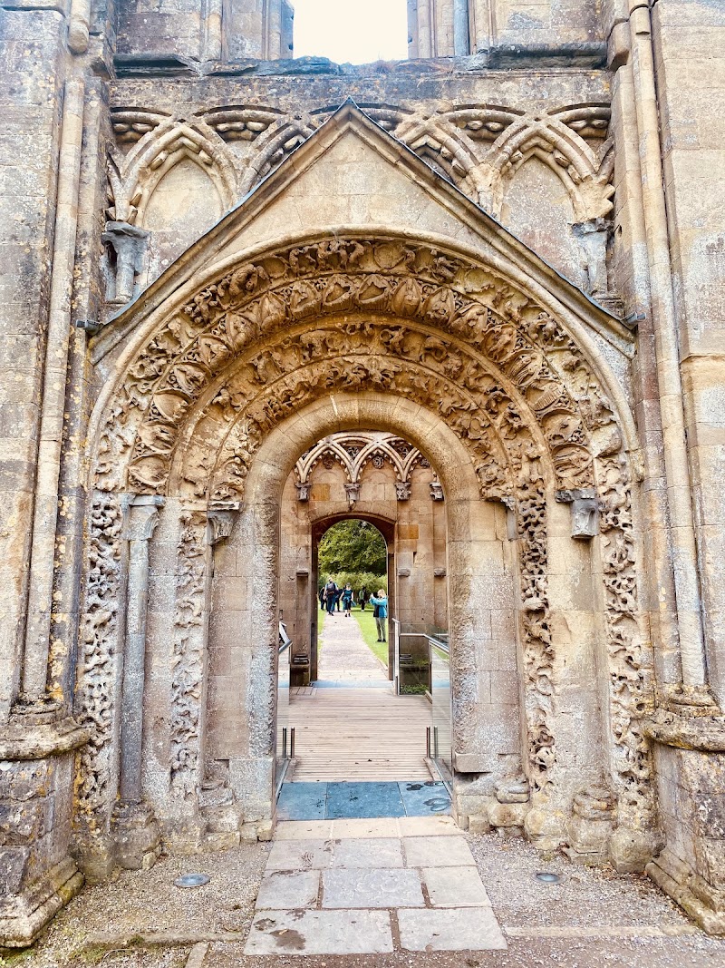 Glastonbury Abbey - Glastonbury Abbey Magdalene St, Glastonbury BA6 9EL, UK