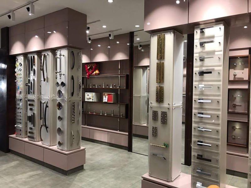 Shree Ram Hardware - Shree Ram Hardware, near Swami Vivekanand School, Bengali colony, Ramchandrapura, Chawani, Kota, Rajasthan 324007, India